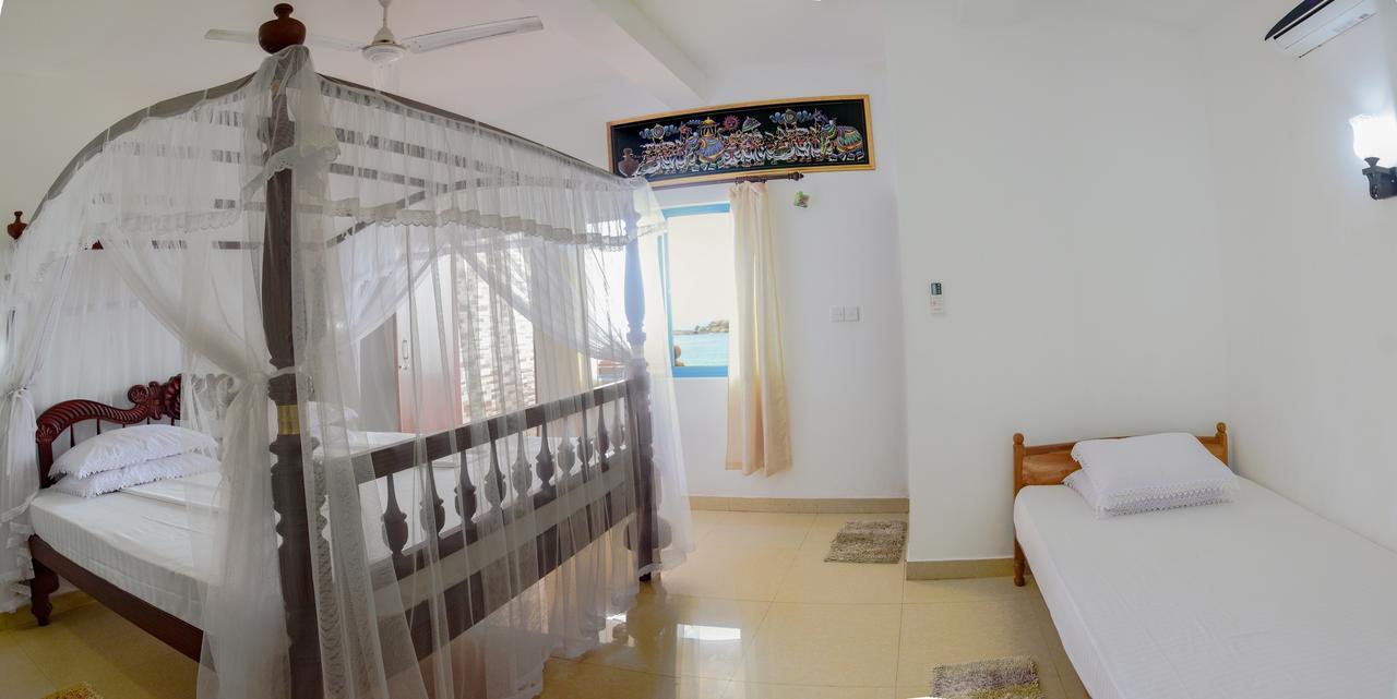 Hotel Dolphin Хикадува Екстериор снимка
