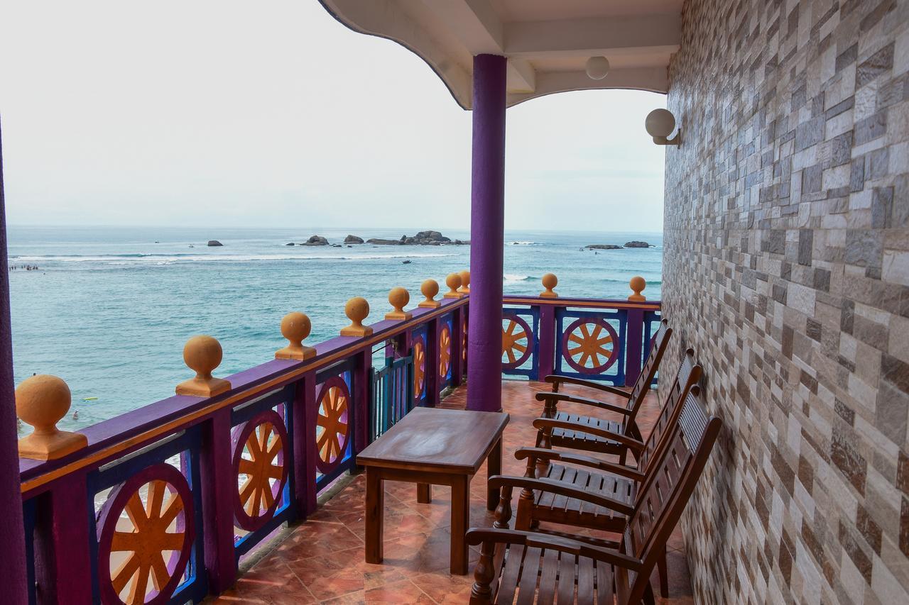 Hotel Dolphin Хикадува Екстериор снимка